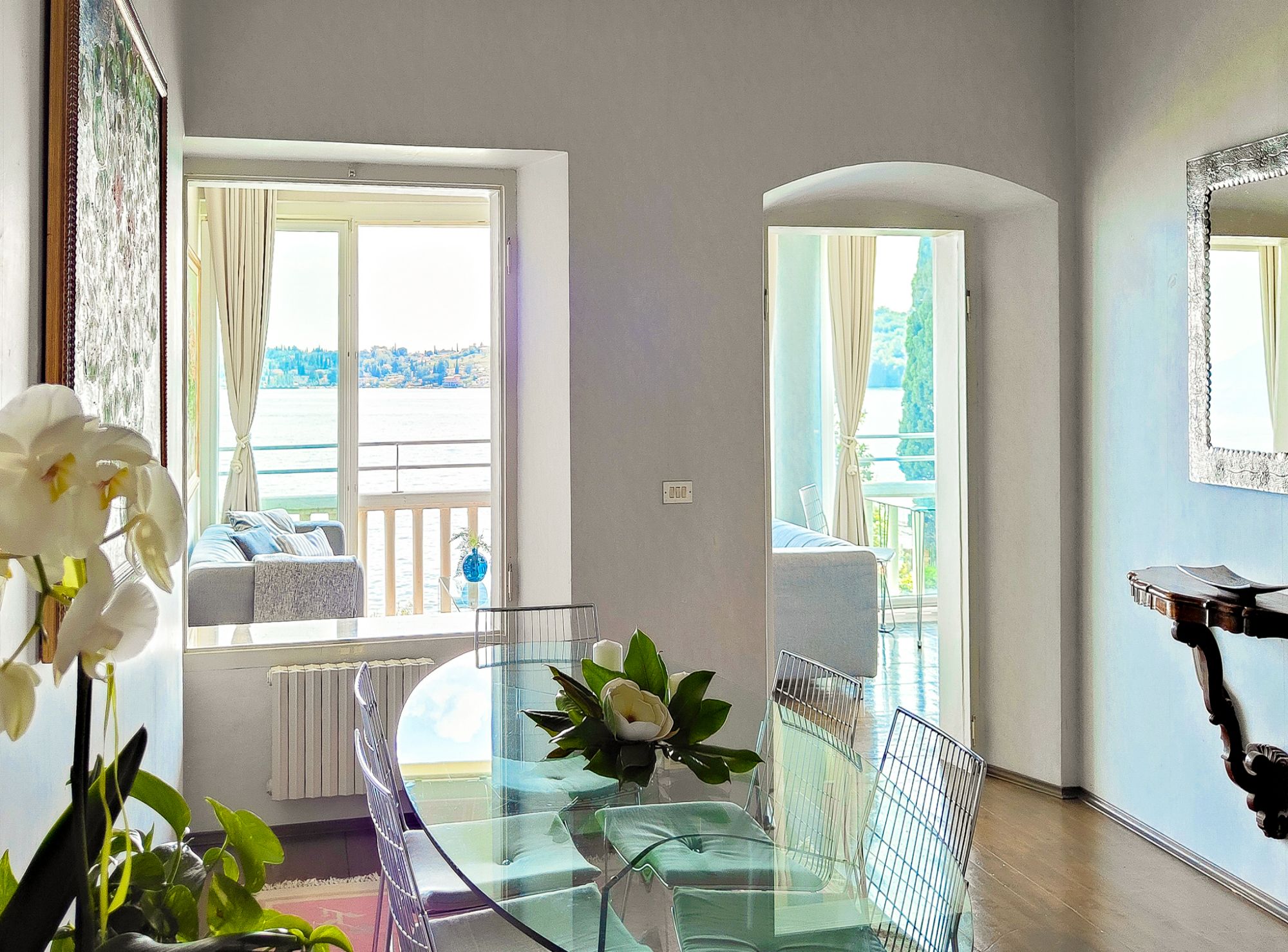 Entrance overlooking the beach